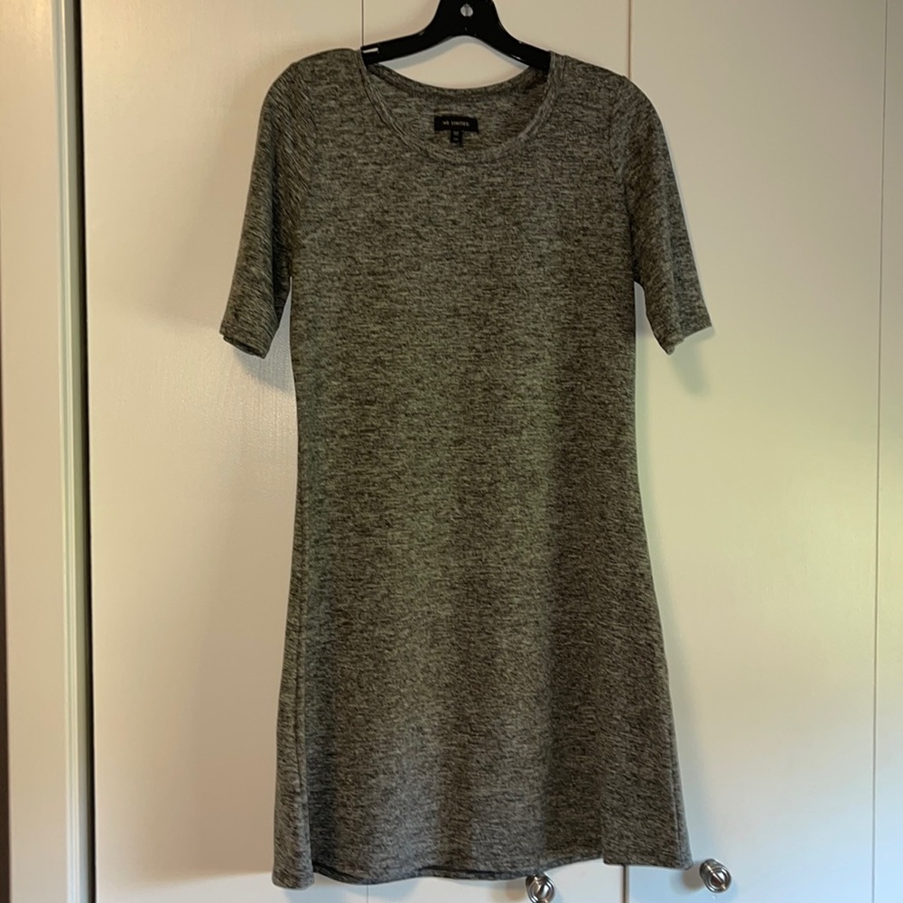 The Limited Dress in Gray 3/4 Sleeve Size M